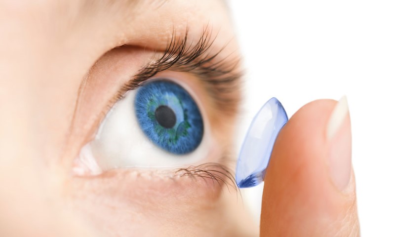 لنز برای چشمان حساس